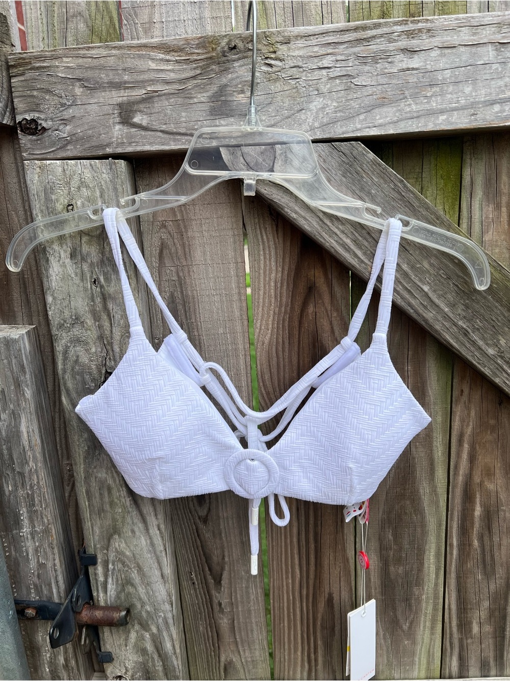 👗Red Carter White Textured Strappy Bralette with Ring Accent - Women bikini top